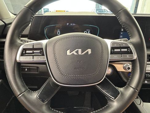 Used 2024 Kia Telluride S FWD image 30