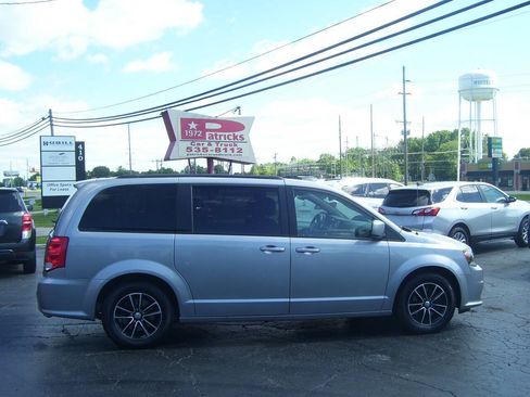 Used 2018 Dodge Grand Caravan GT FWD image 2