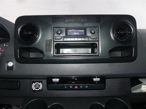 Used 2019 Mercedes-Benz Sprinter 144 image 22