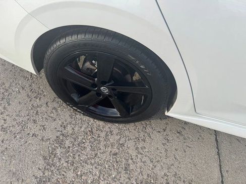 Used 2022 Nissan Sentra SR w/ Midnight Edition image 22