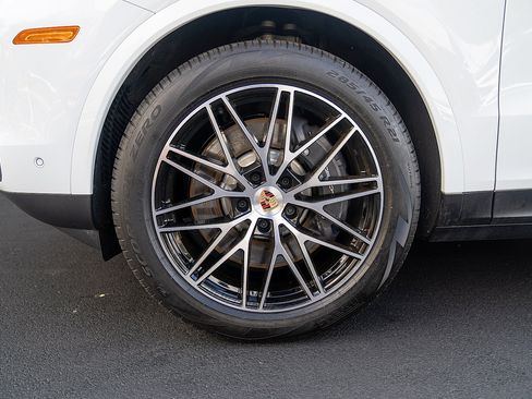 Certified 2026 Porsche Cayenne E-Hybrid Coupe AWD/4WD image 25