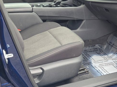 Used 2024 Nissan Rogue SV image 7