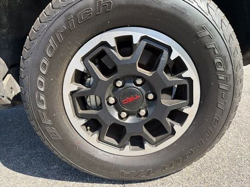 Used 2025 Toyota Tacoma TRD Off-Road AWD/4WD image 20