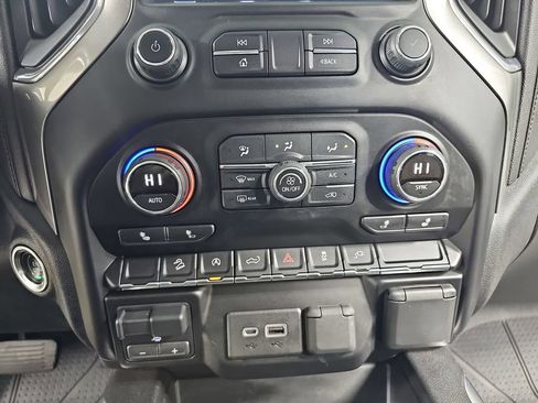 Used 2019 Chevrolet Silverado 1500 RST image 28