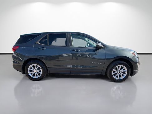 Used 2020 Chevrolet Equinox LS w/ LS Convenience Package image 2