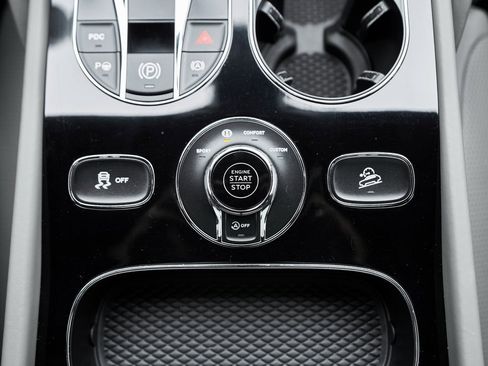 Used 2023 Bentley Bentayga Extended Wheelbase image 66