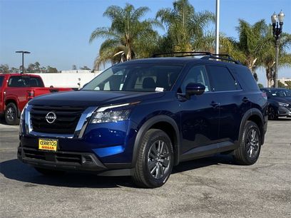 New 2025 Nissan Pathfinder SV