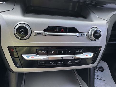 Certified 2022 Ford Explorer XLT w/ Equipment Group 202A image 24