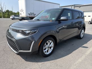 Used 2024 Kia Soul LX w/ Option Group 015 FWD video 4