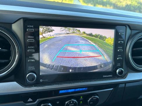 Used 2022 Toyota Tacoma SR5 RWD image 25