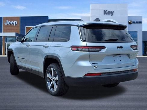 Used 2024 Jeep Grand Cherokee L Altitude image 3