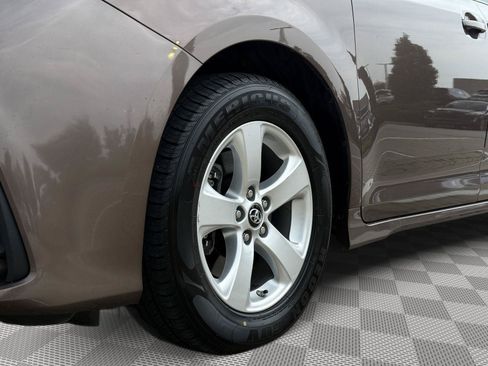 Used 2018 Toyota Sienna LE FWD image 8