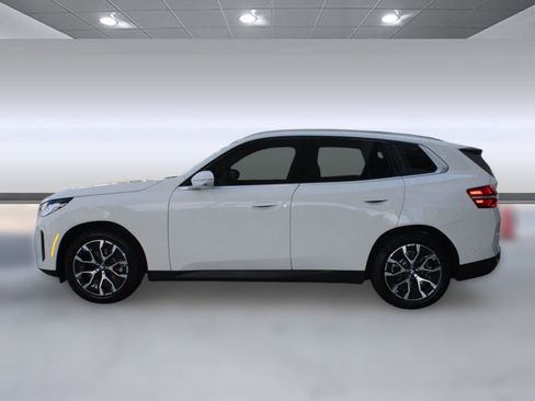 Used 2025 BMW X3 xDrive30i w/ Premium Package image 2