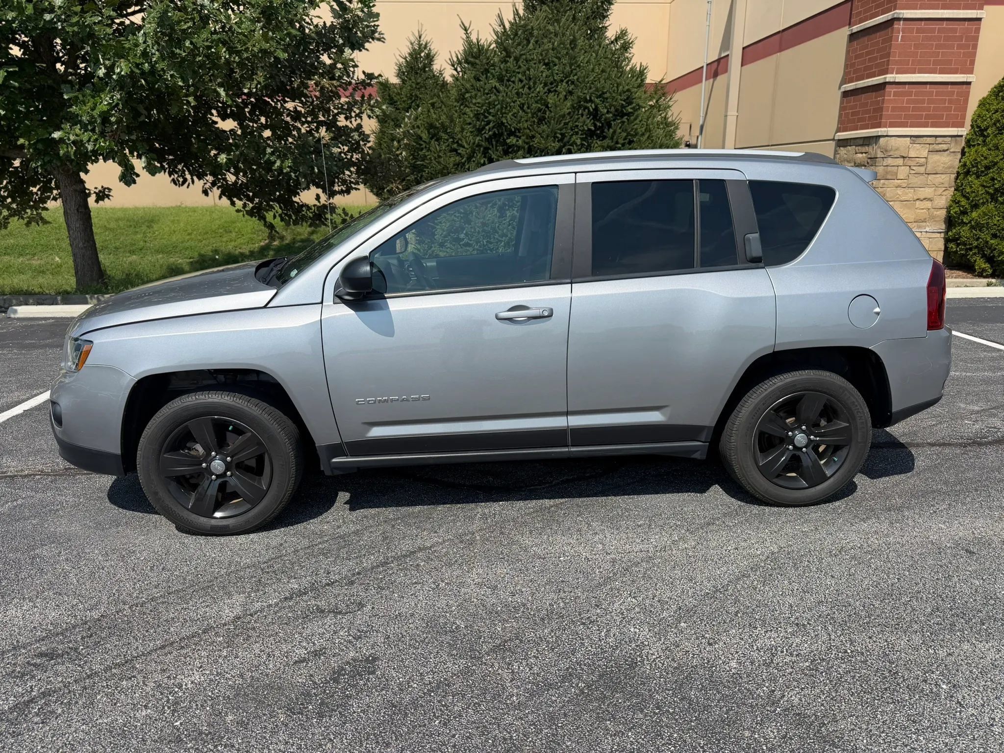 Used 2017 Jeep Compass Sport w/ Power Value Group AWD/4WD image 2