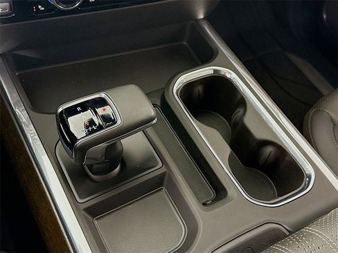 Used 2025 Chevrolet Silverado 1500 High Country w/ Technology Package image 11