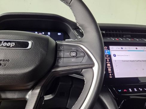 New 2026 Jeep Grand Cherokee Altitude RWD image 17