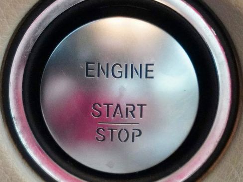 Used 2016 Mercedes-Benz E 350 4MATIC Sedan image 22