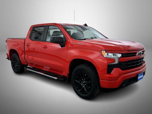 Used 2022 Chevrolet Silverado 1500 RST image 3