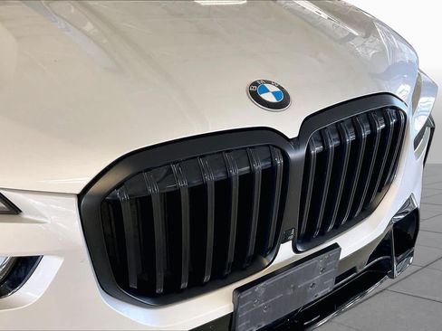 Used 2024 BMW X7 xDrive40i w/ M Sport Package AWD/4WD image 30