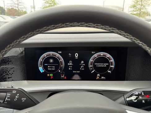 New 2026 Volkswagen Tiguan SE FWD image 27