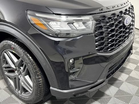 New 2026 Ford Explorer ST-Line w/ ST-Line Street Pack AWD/4WD image 12