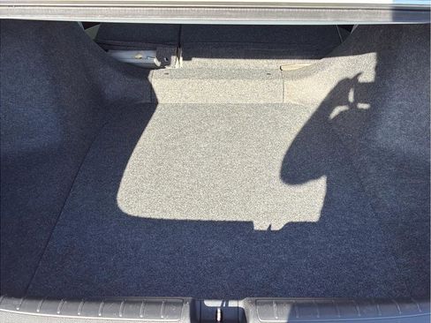 Used 2018 Honda Accord EX image 9