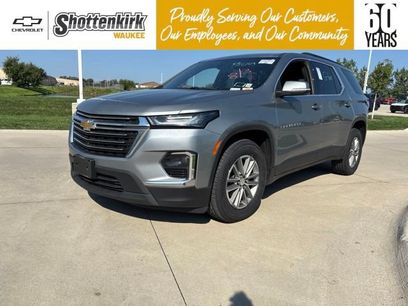 Used 2023 Chevrolet Traverse LT w/ Rear Camera Mirror Package