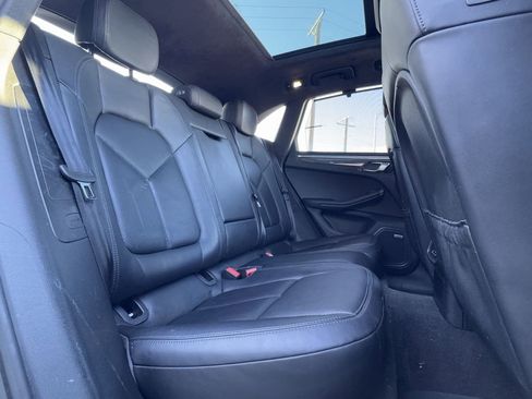 Used 2015 Porsche Macan Turbo image 43