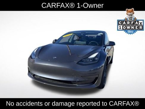 Used 2022 Tesla Model 3 image 2