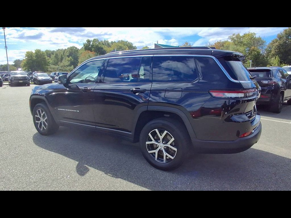Used 2025 Jeep Grand Cherokee L Limited AWD/4WD image 6