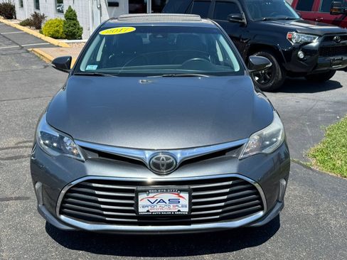 Used 2017 Toyota Avalon XLE Premium w/ All Weather Liner Package FWD image 3