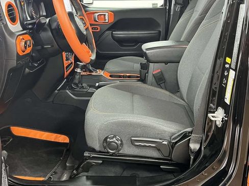 Used 2025 Jeep Wrangler Unlimited Sport AWD/4WD image 14