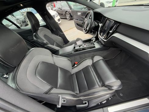 Used 2019 Volvo S60 T5 R-Design image 16