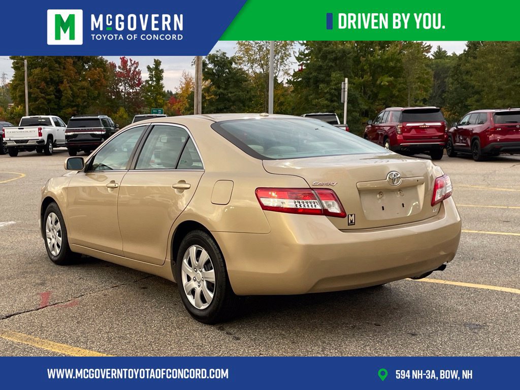 Used 2010 Toyota Camry LE FWD image 3