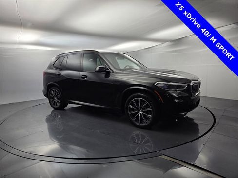 Used 2021 BMW X5 xDrive40i w/ M Sport Package image 3