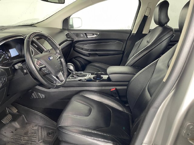 Used 2016 Ford Edge Titanium w/ Technology Package AWD/4WD image 2