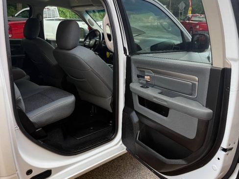 Used 2019 RAM 1500 Big Horn RWD image 15