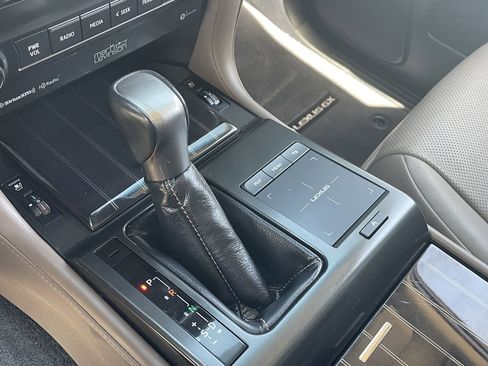 Used 2023 Lexus GX 460 Premium w/ Accessory Package AWD/4WD image 24