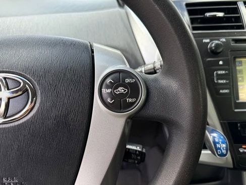 Used 2012 Toyota Prius V Five image 16