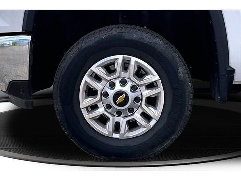 Used 2025 Chevrolet Silverado 2500 LT w/ Convenience Package AWD/4WD image 11