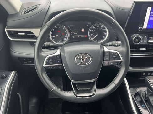 Certified 2024 Toyota Highlander LE AWD/4WD image 14
