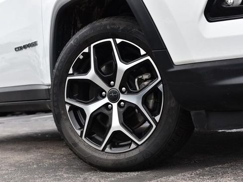 Used 2025 Jeep Compass Limited AWD/4WD image 3