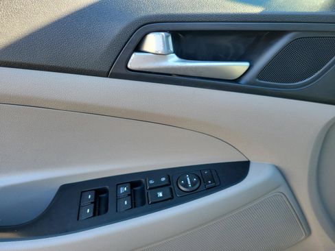 Used 2019 Hyundai Tucson SE image 14