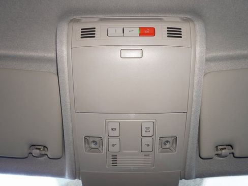 Used 2023 Volkswagen Tiguan SE image 21