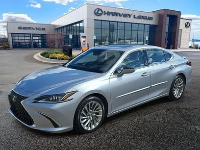 Certified 2023 Lexus ES 300h w/ Luxury Package
