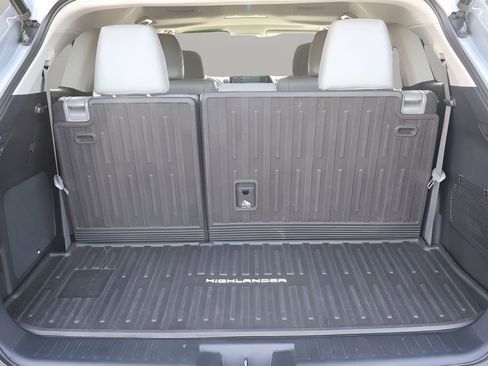 Certified 2021 Toyota Highlander Limited image 28