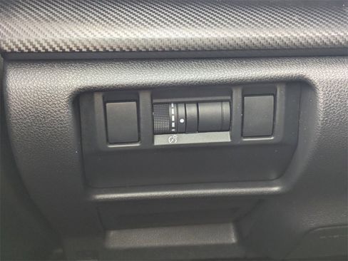 Used 2024 Subaru Crosstrek 2.0i Premium image 24