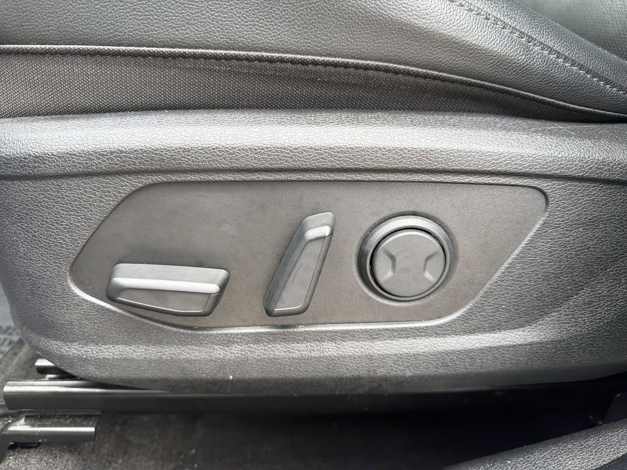 Used 2023 Kia Sportage EX FWD image 19