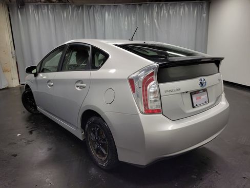 Used 2014 Toyota Prius Two image 6