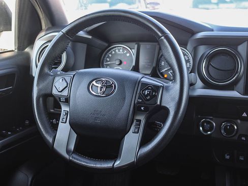 Certified 2019 Toyota Tacoma TRD Off-Road image 16